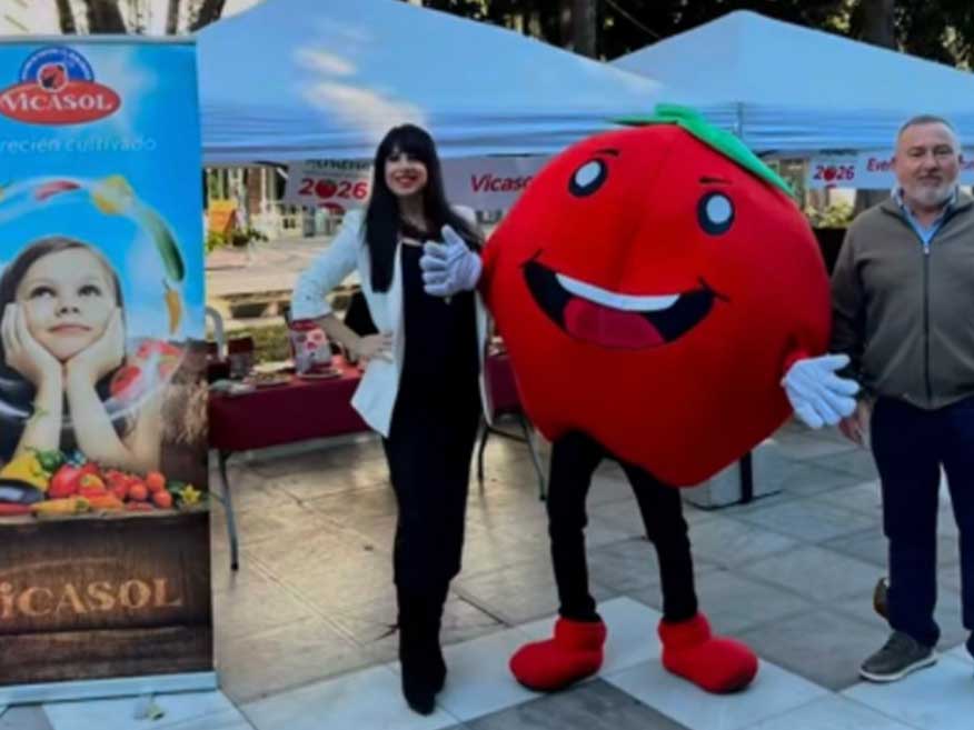 Vicasol reafirma su compromiso con el sector en el Día del Tomate 2026 con su participación en una gran acción solidaria